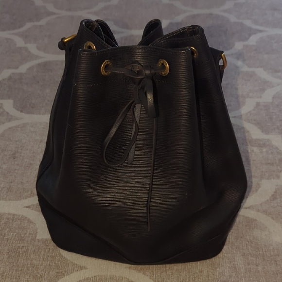 Louis Vuitton Black Epi Bucket Bag Vintage 80s - Picture 11 of 11